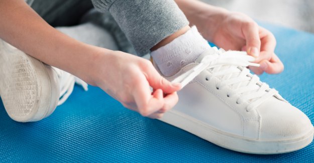 Le scarpe che indossi forse ti stanno facendo del male, scopri perchè 