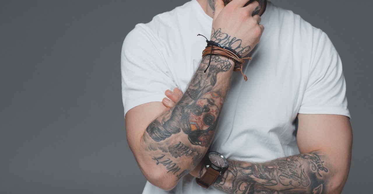 Tatuaggi e sole: cose da fare e da evitare